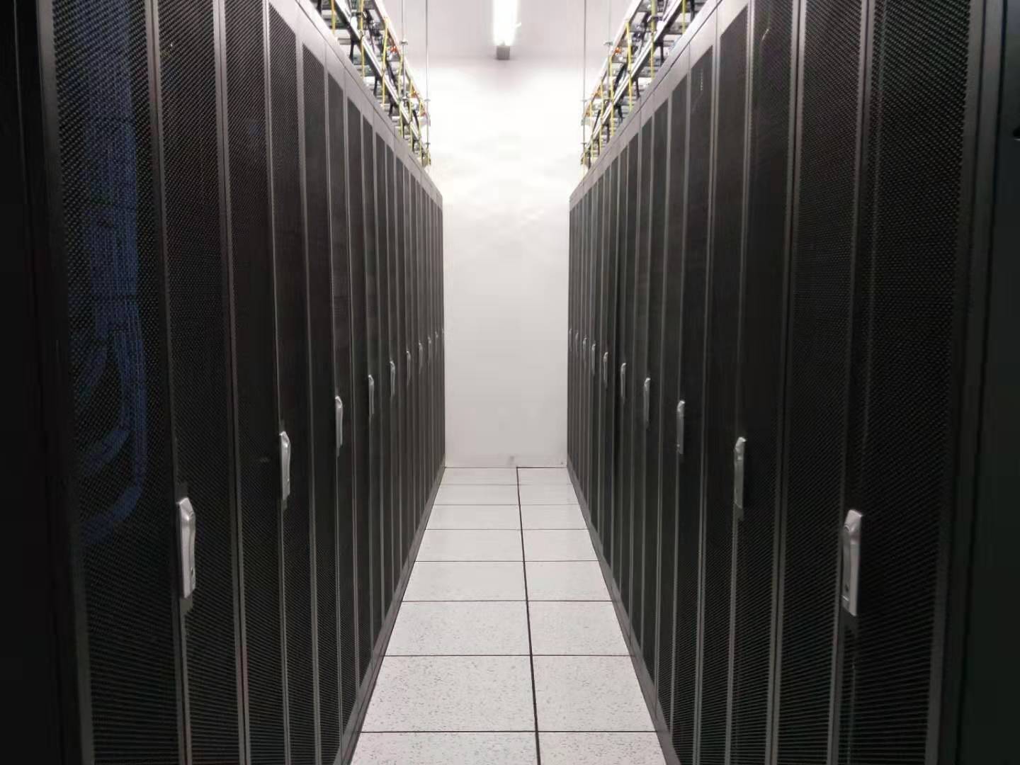 巴中IDC机柜促销季开启